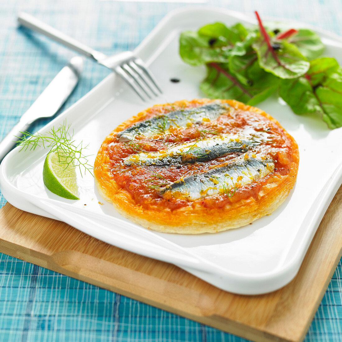 Sardine and tomato tart