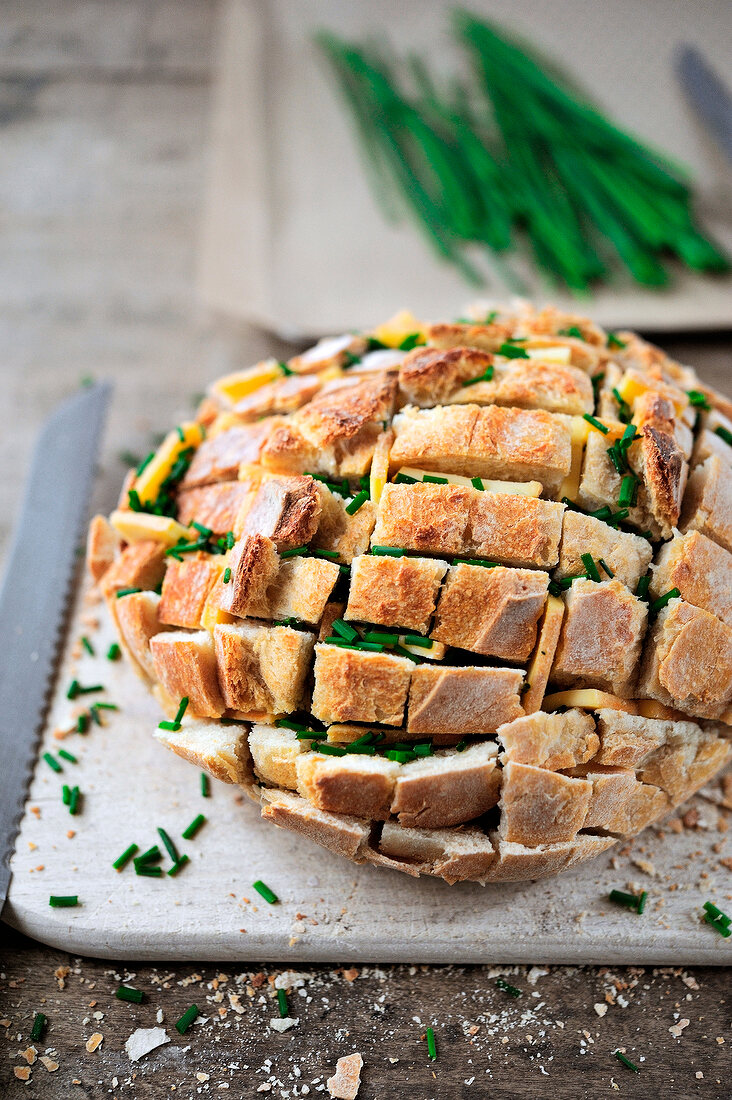 Zupfbrot mit Schnittlauch und Käse