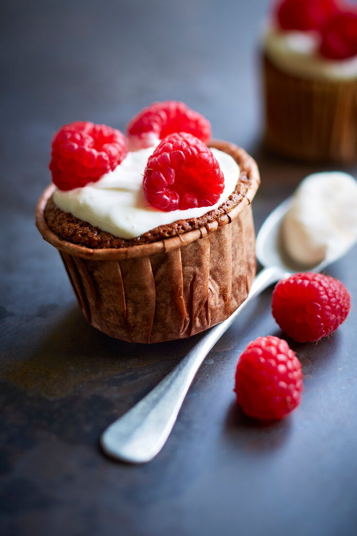 Choco-raspberry cupcakes