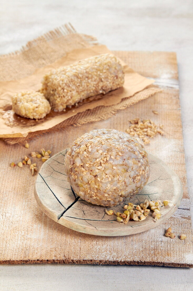 Rice and sesame sprout bread bun