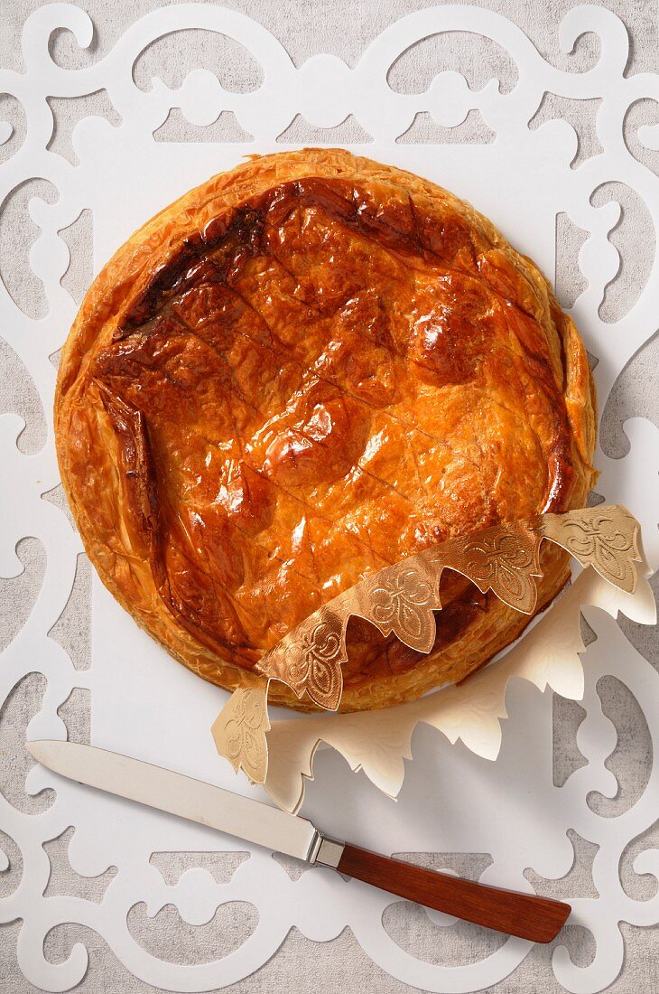 Galette des rois and paper crown