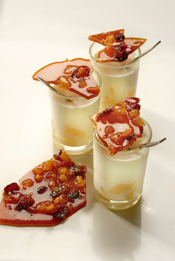 Pear mousse with dried fruit caramel