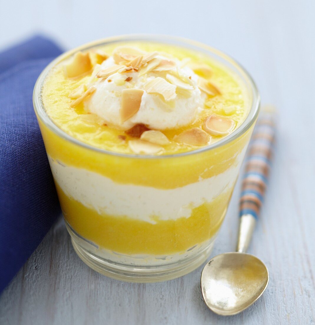 Pinapple and cream dessert