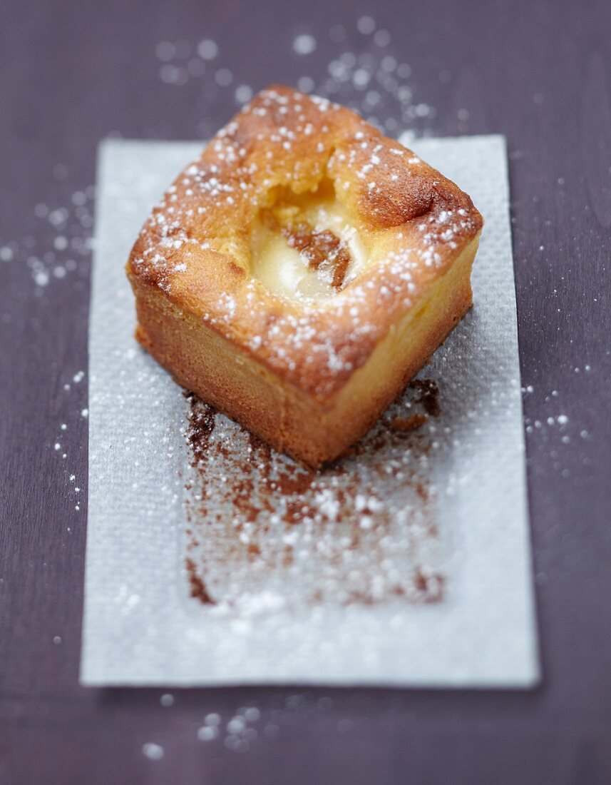 White chocolate fondant with a runny Speculos ginger biscuit center