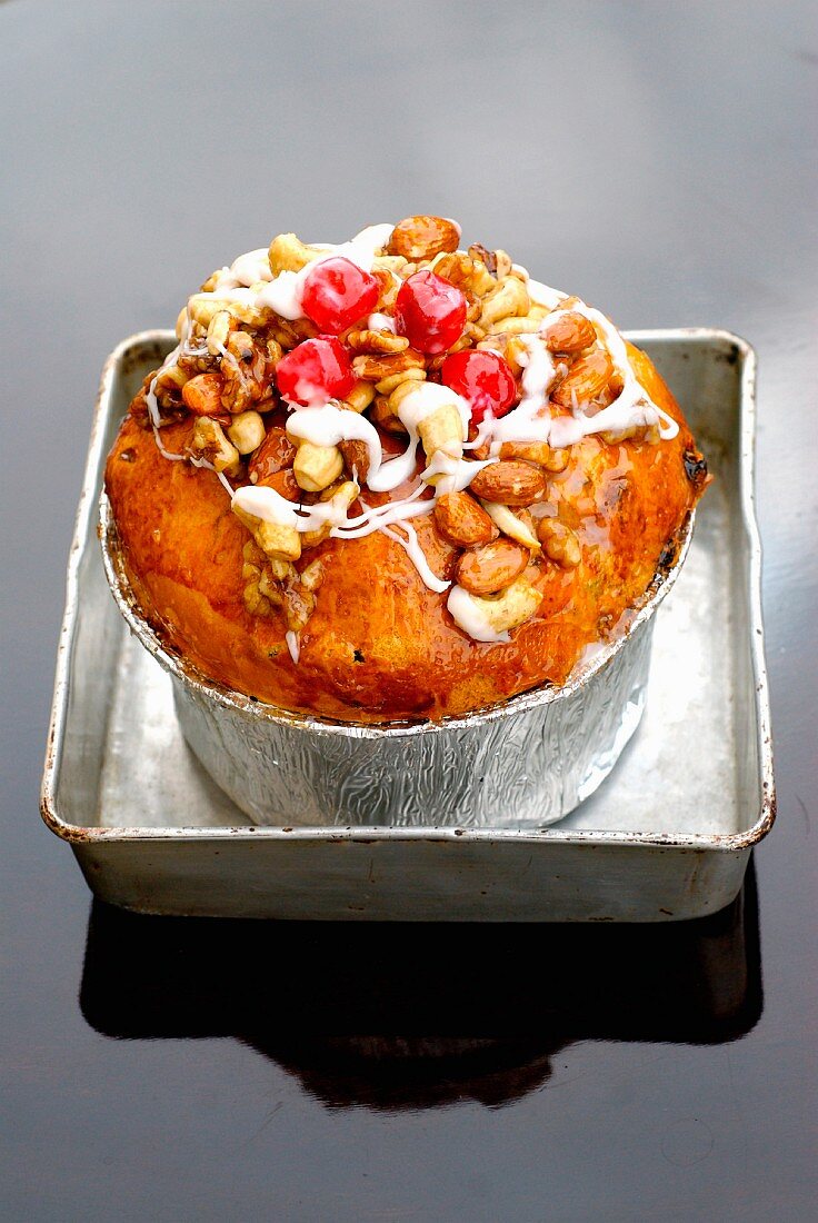 Dried fruit panettone-style cake