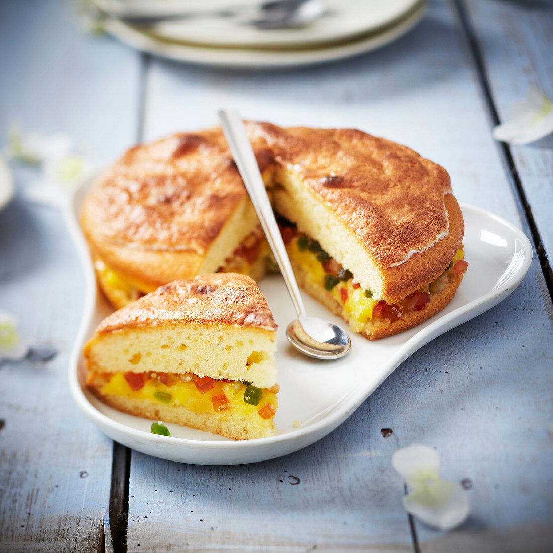 Cake with candied fruit confectioner's custard filling