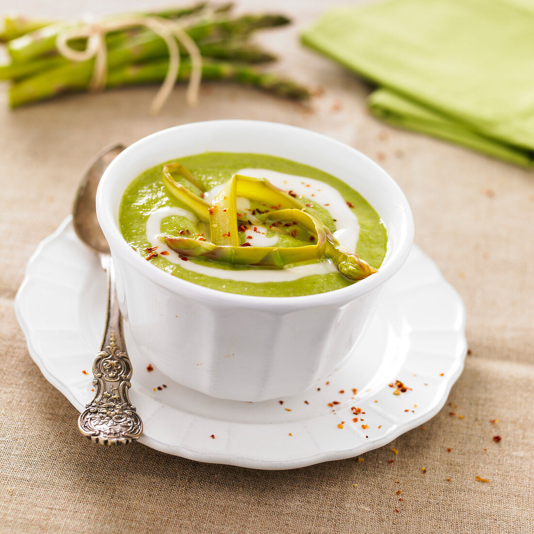 Grüne Spargelcremesuppe