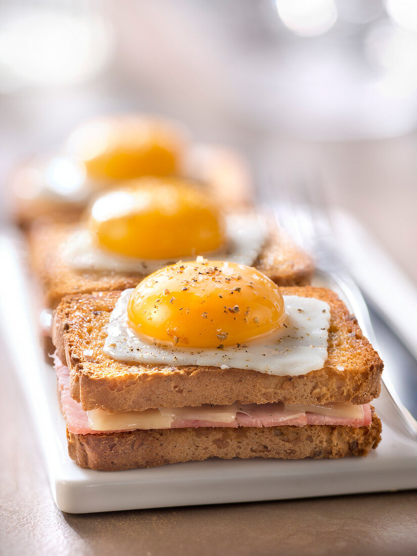 Croque-madame made with cracottes
