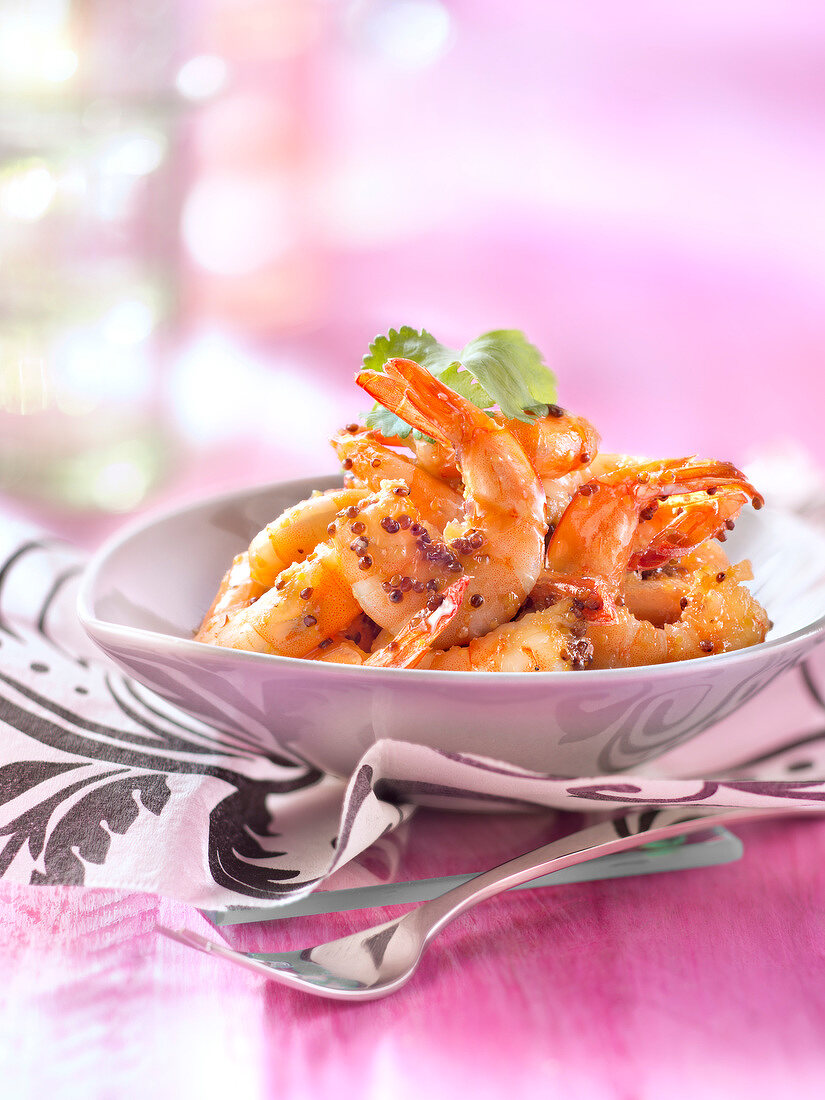 Caramelized shrimps with seedy mustard