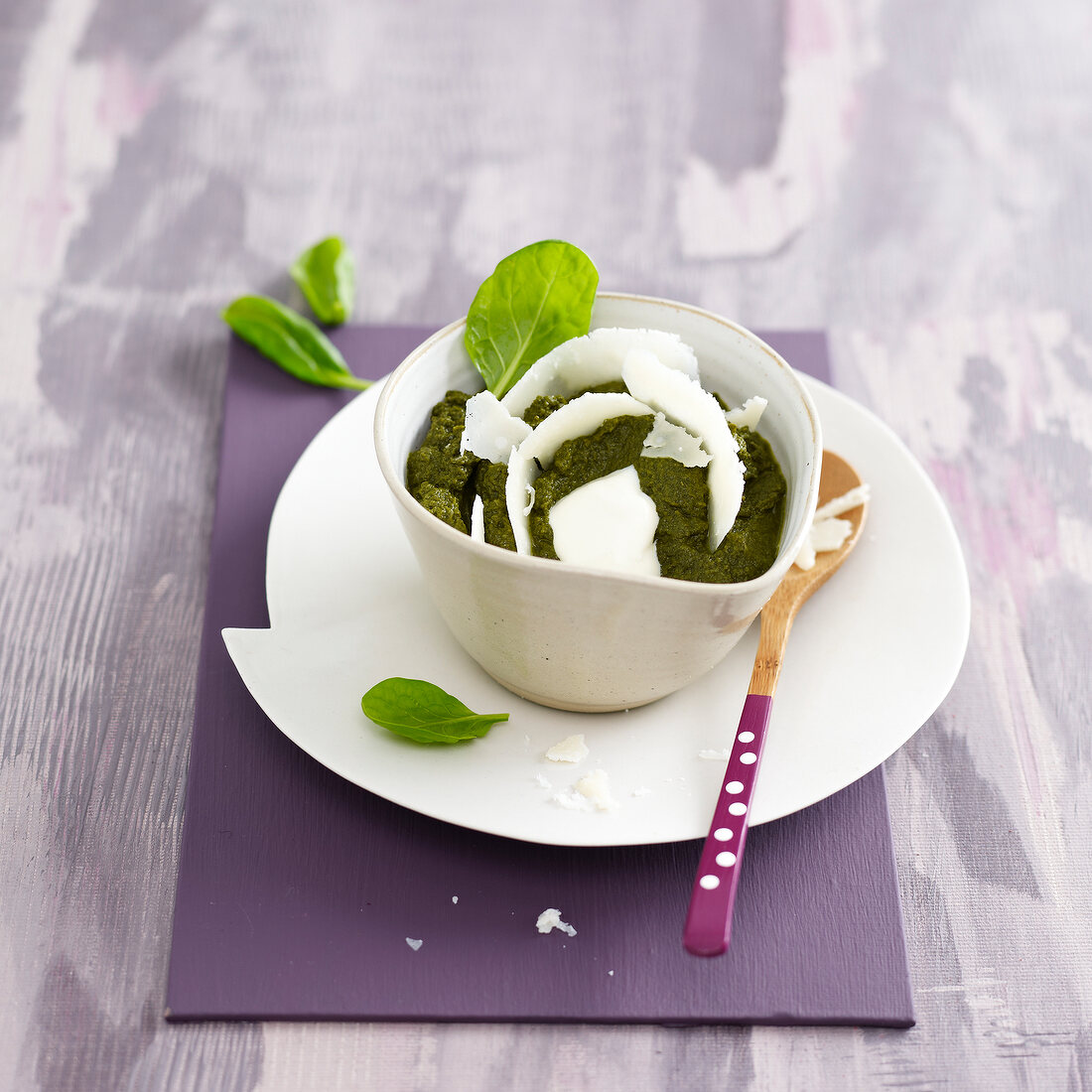 Spinach puree with parmesan cream