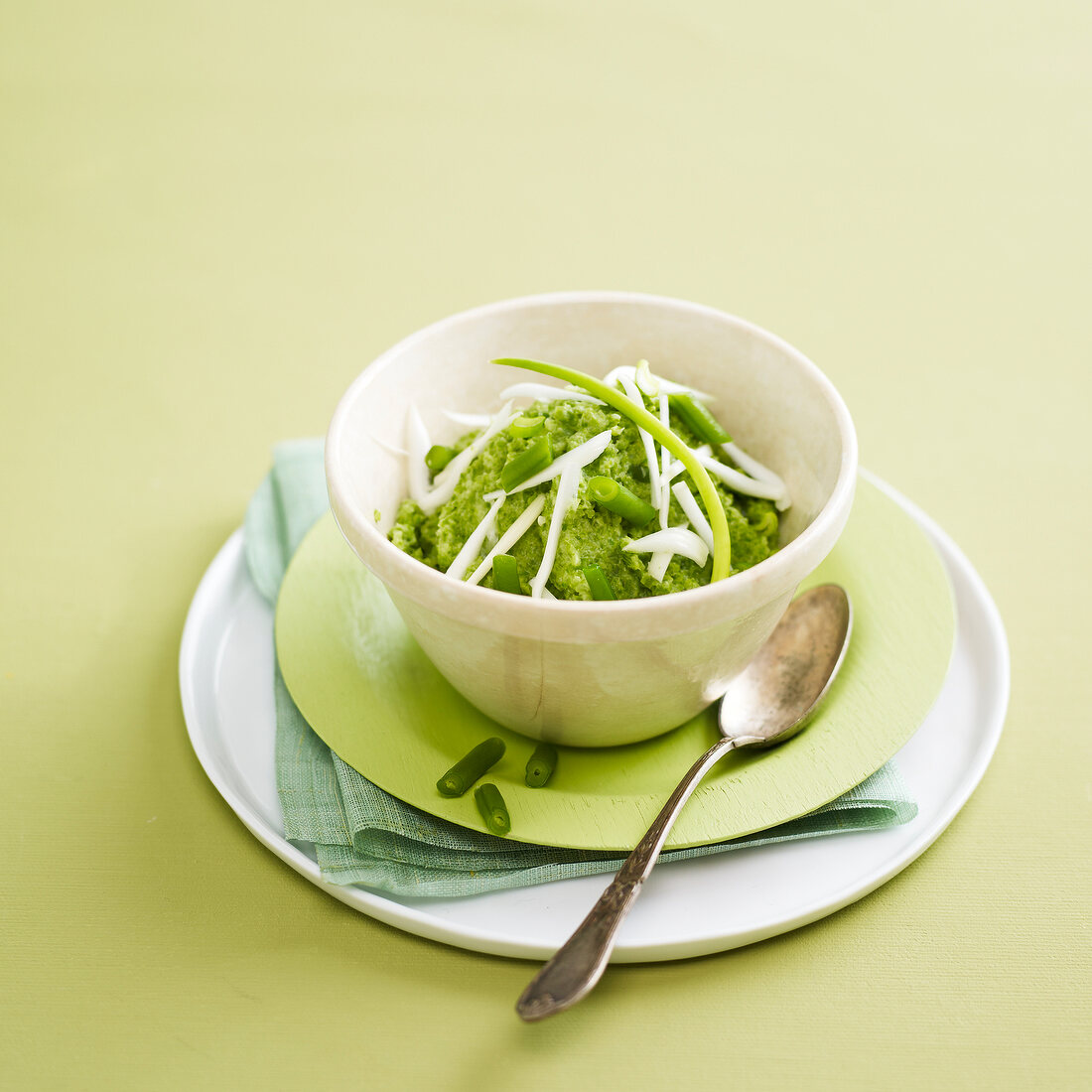Green bean puree with onions