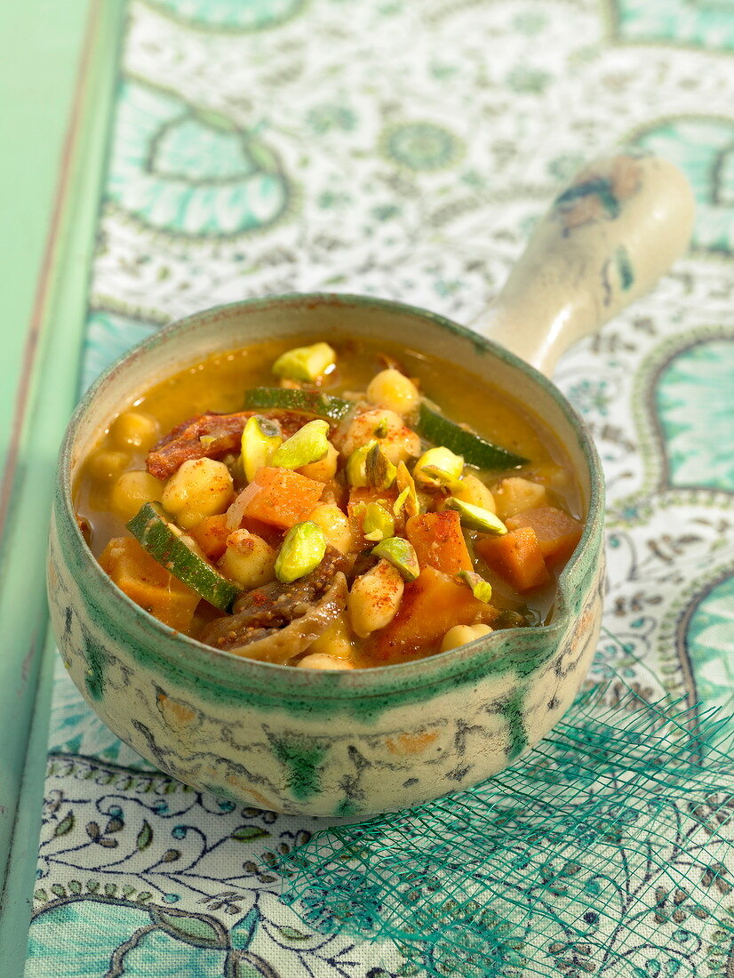 Tajine mit Kichererbsen und Pistazien