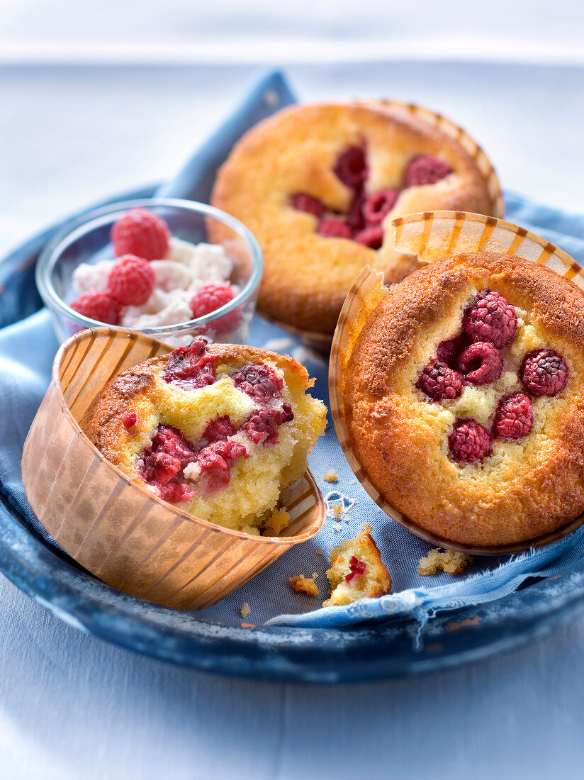 Small Brousse and raspberry cakes