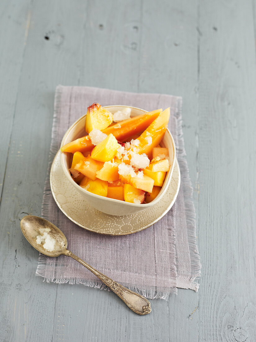 Obstsalat mit Ingwer-Granita