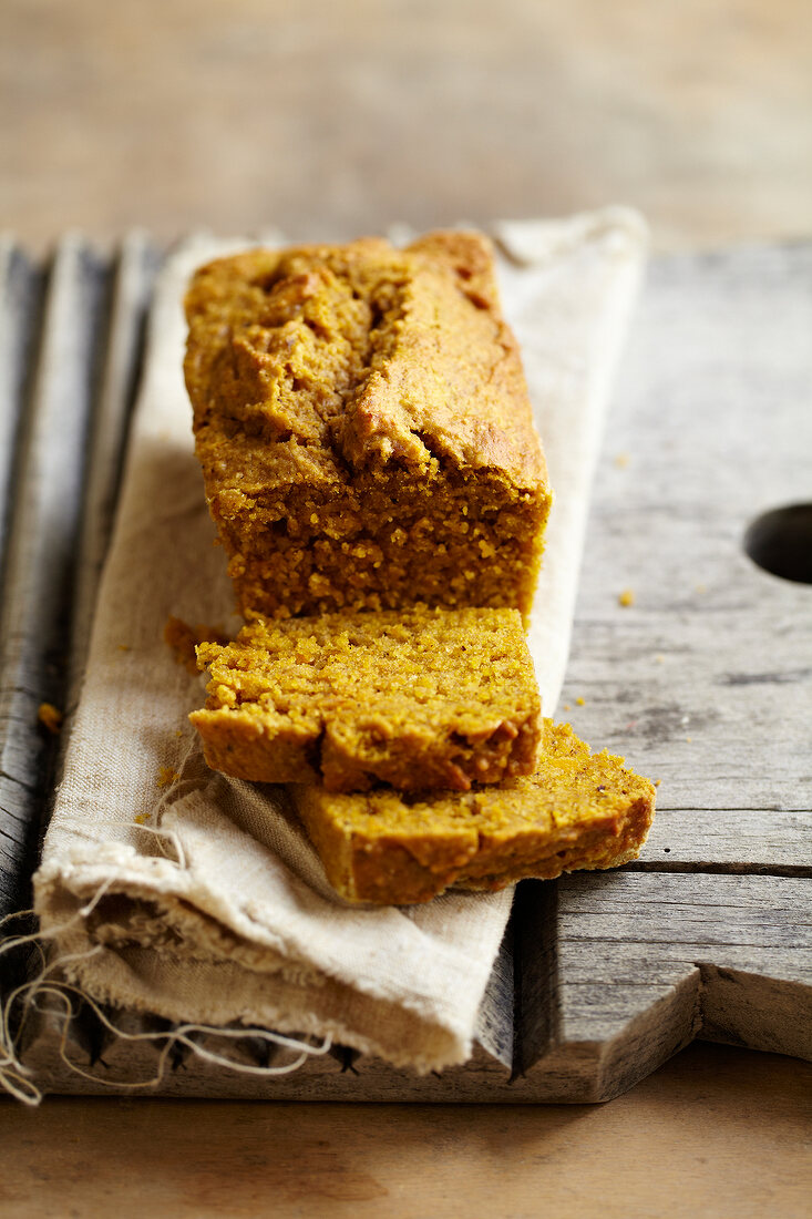 Spicy and moist pumpkin cake