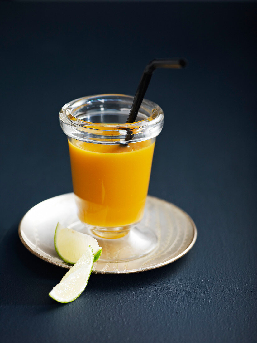 Mango and lime smoothie