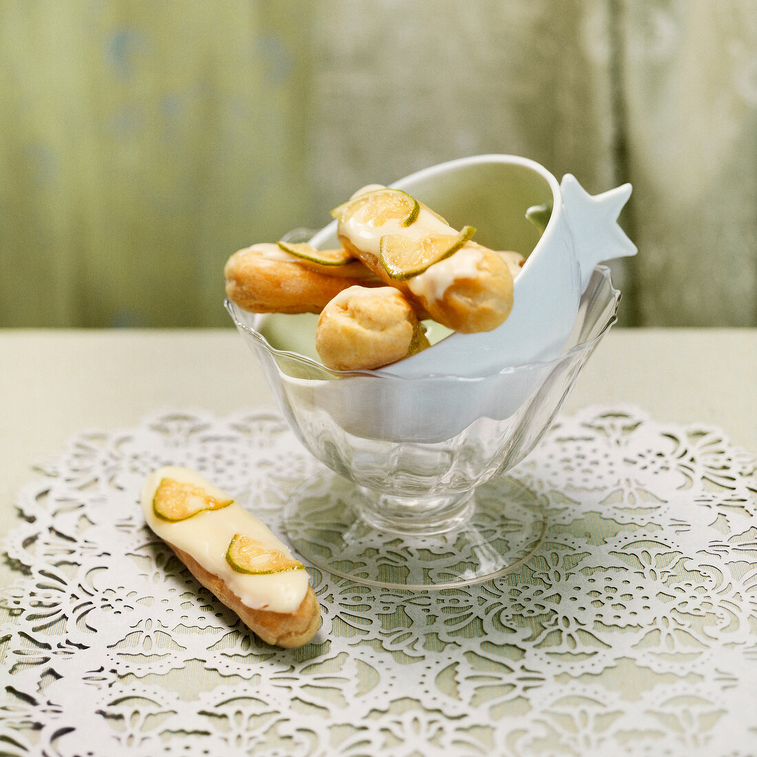 Eclairs (Liebesknochen, Frankreich) mit Lemon Curd