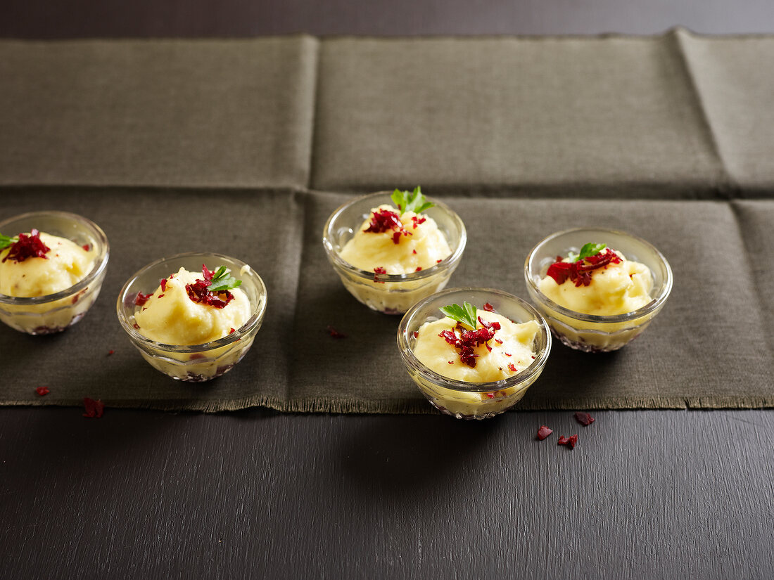 Mini-Parmentiers mit Pastinaken und Bündnerfleisch