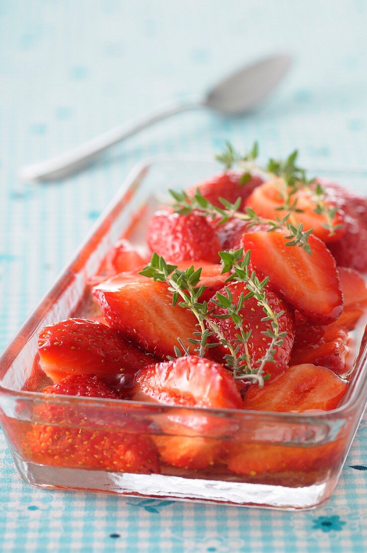 Strwberry salad with thyme syrup