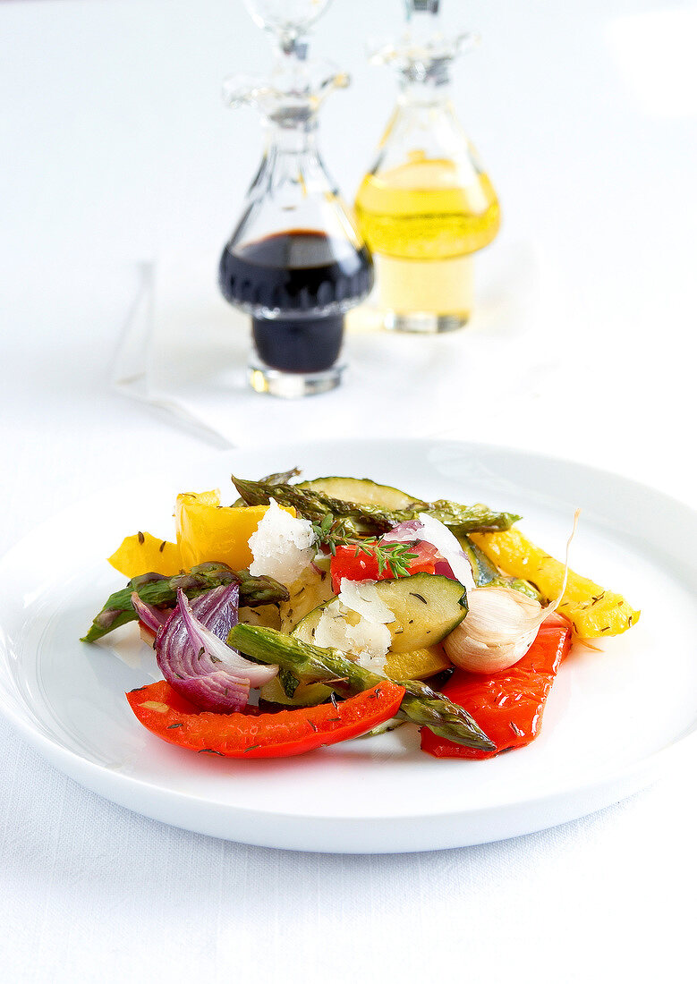 Mixed vegetables marinated with garlic and thyme