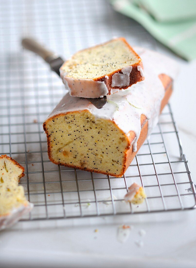 Petit-suisse,lemon and poppyseed loaf cake