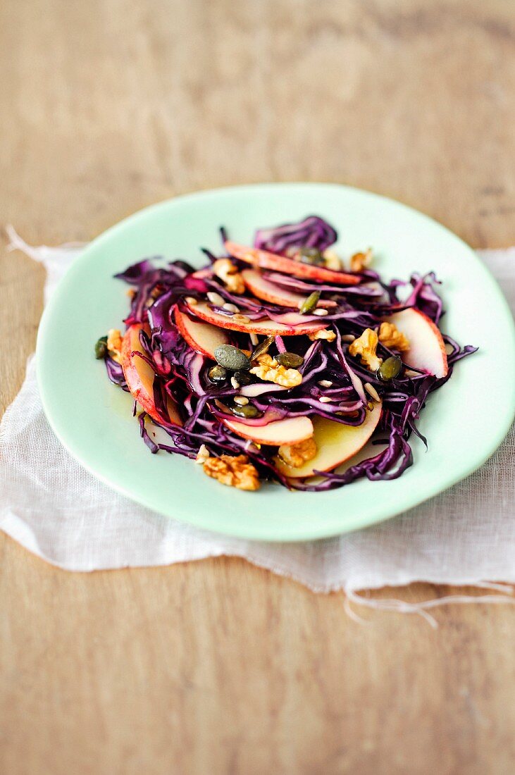 Red cabbage and walnut salad