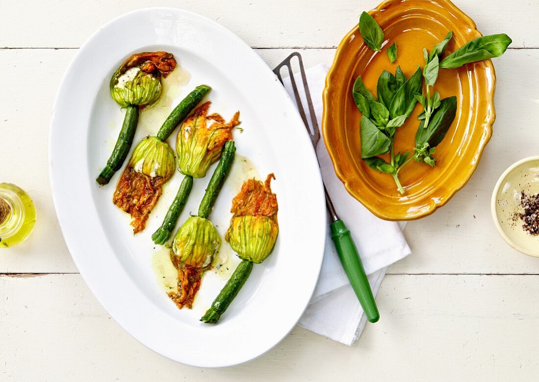 Pan-fried zucchini flowers with basil