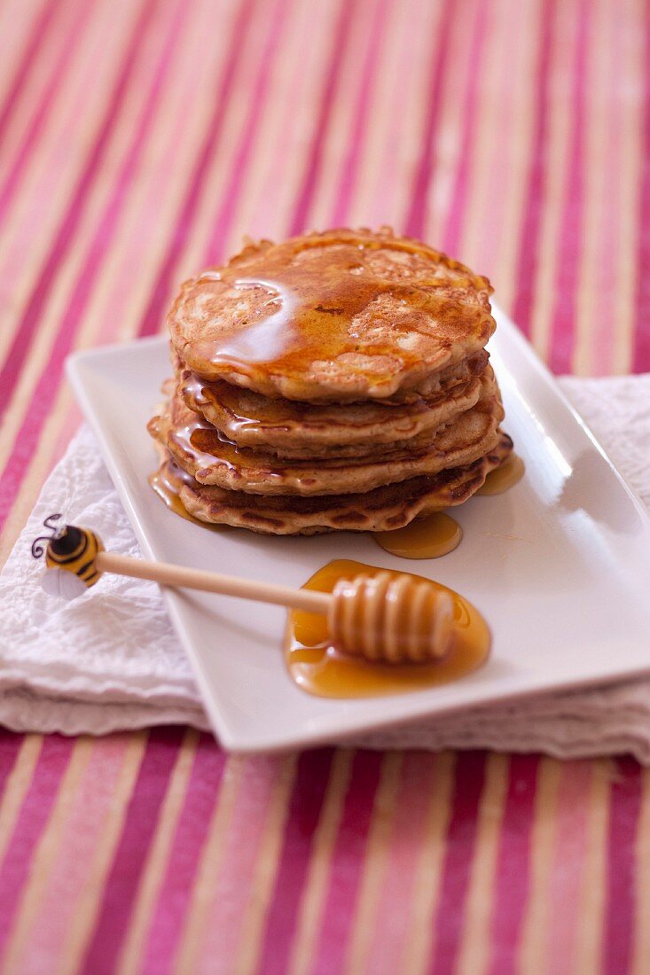 Oatmeal pancakes with honey
