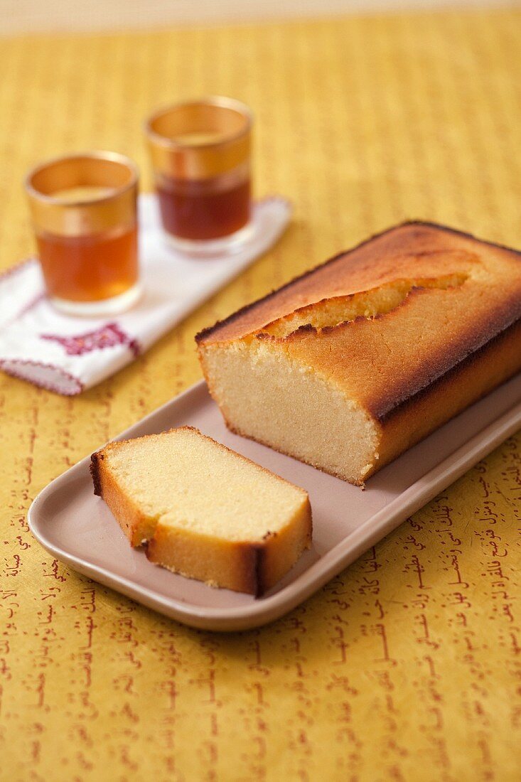 Semolina loaf cake with lemon and ginger