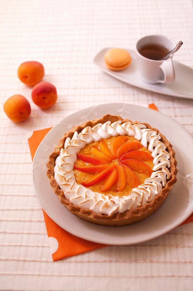 Apricot meringue pie