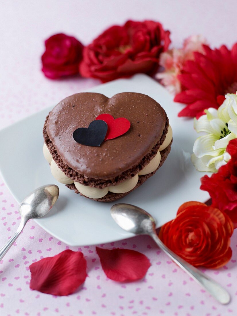 Macaroon-style chocolate heart