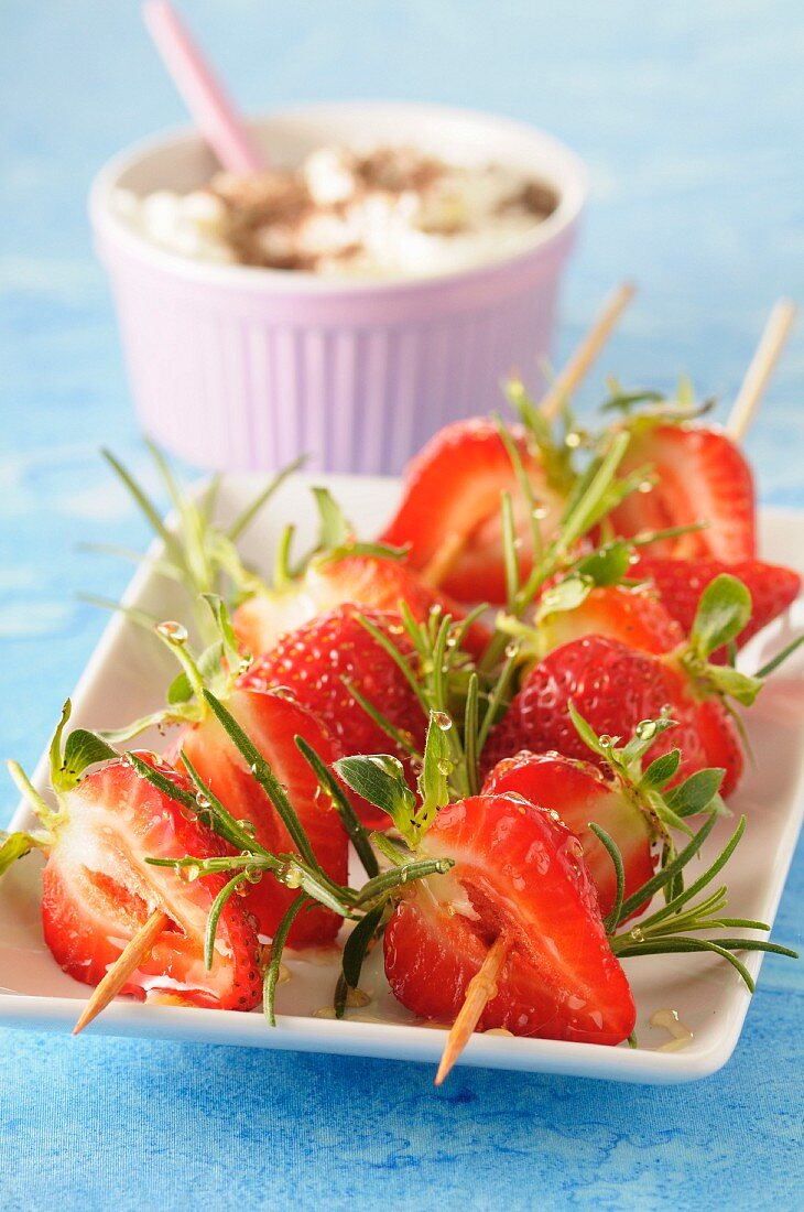 Strawberry and rosemary brochettes