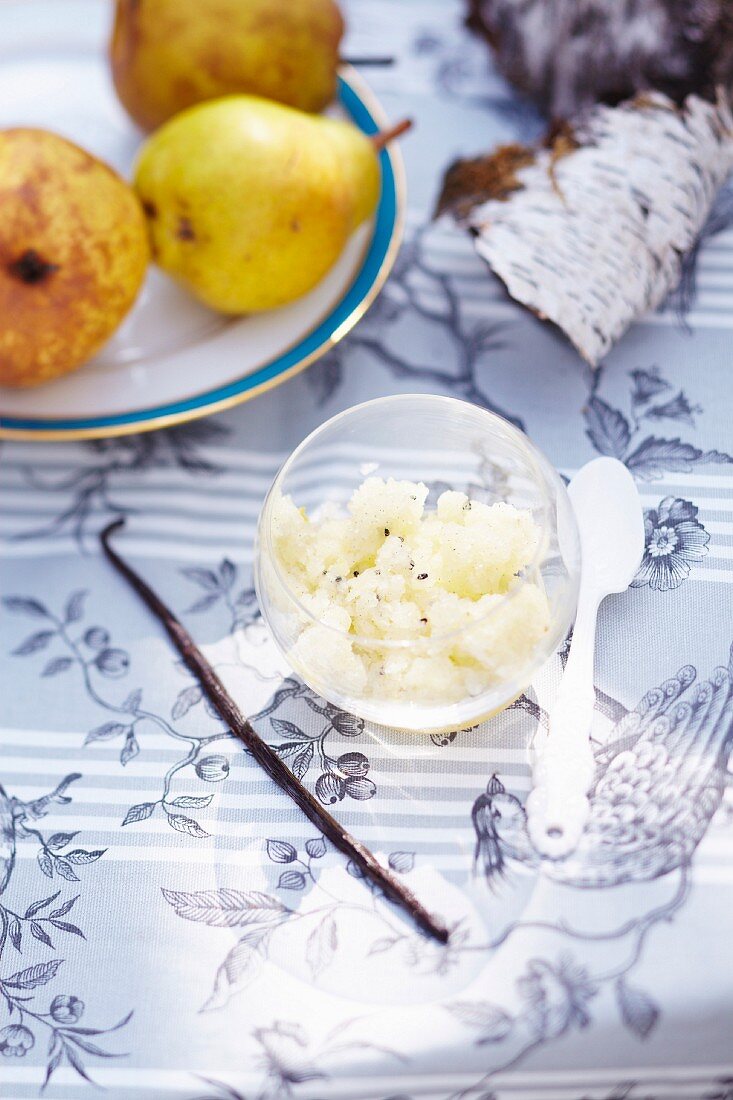 Vanilla-flavored pear granita