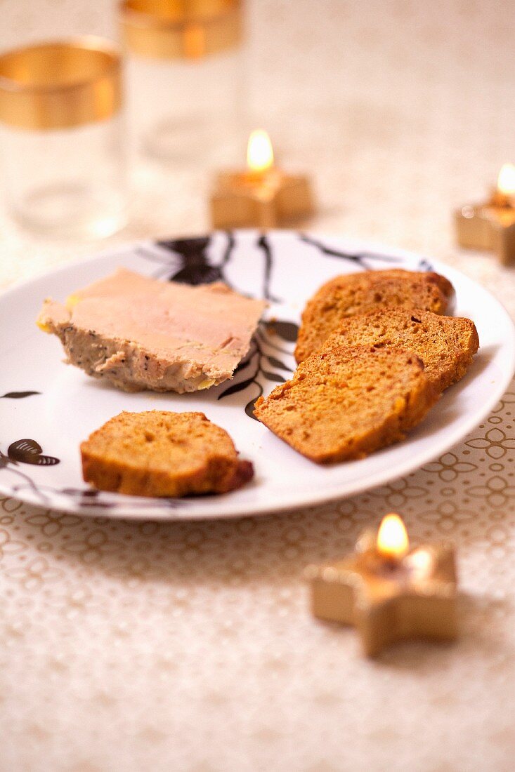 Kürbis-Honigbrot mit Foie Gras