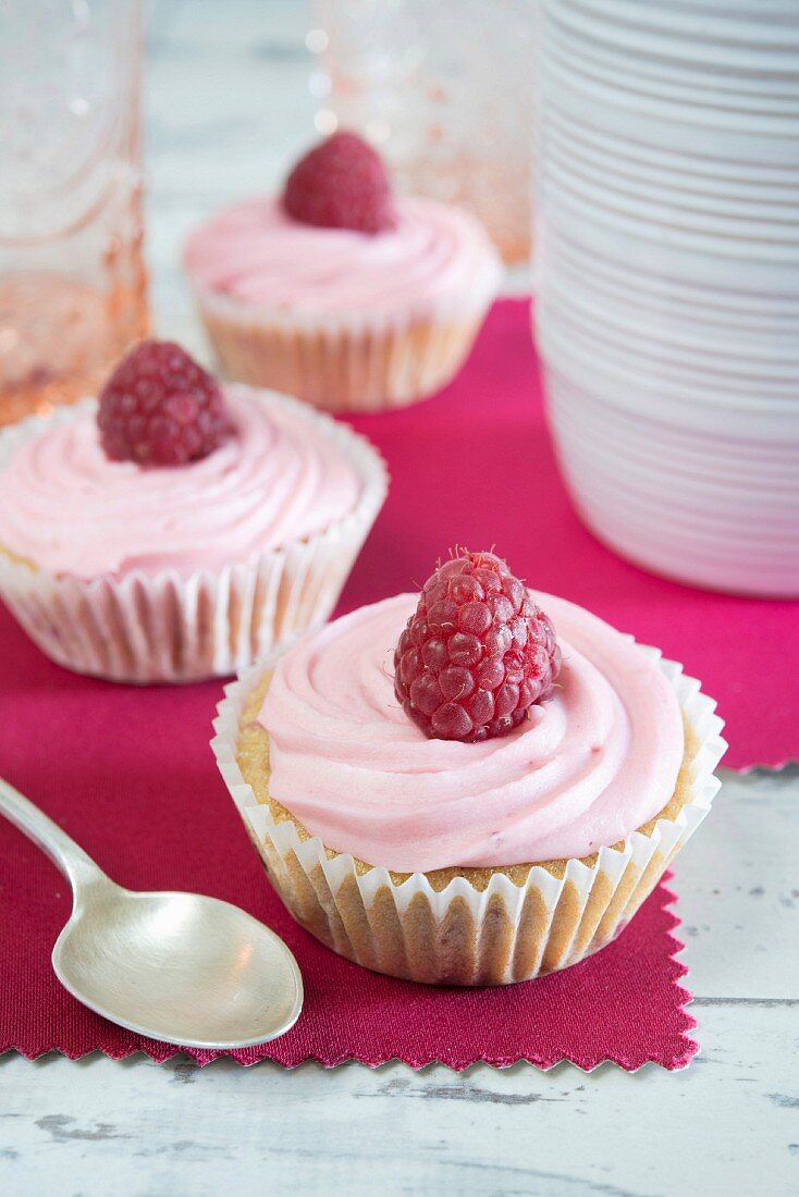 Raspberry cupcakes