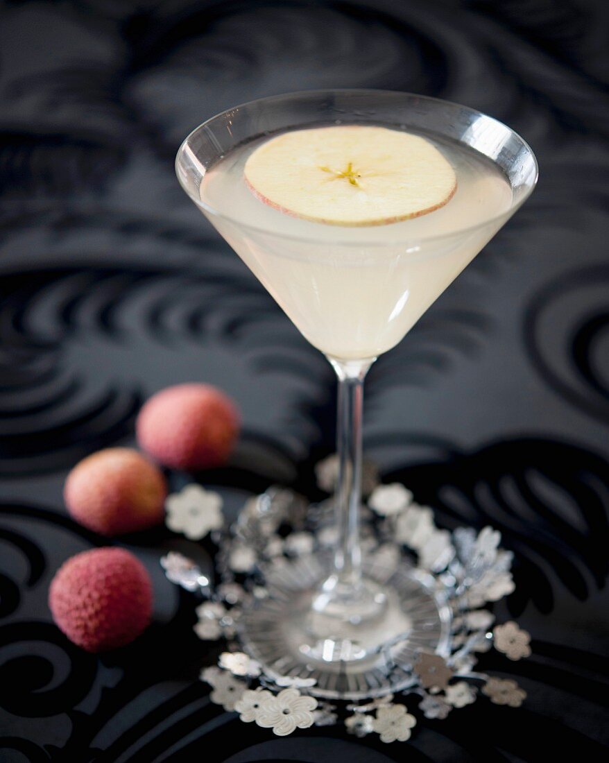 Lychee-apple cocktail