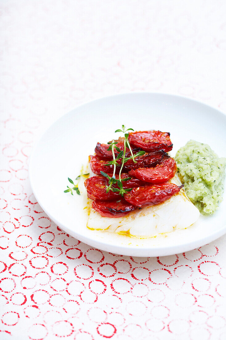 Hecht mit eingelegten Tomaten und Brokkolipüree