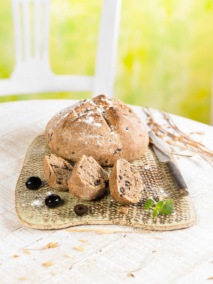 Bread with olives, oregano and wheat bran