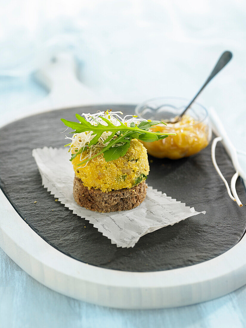 Mini quinoa burger