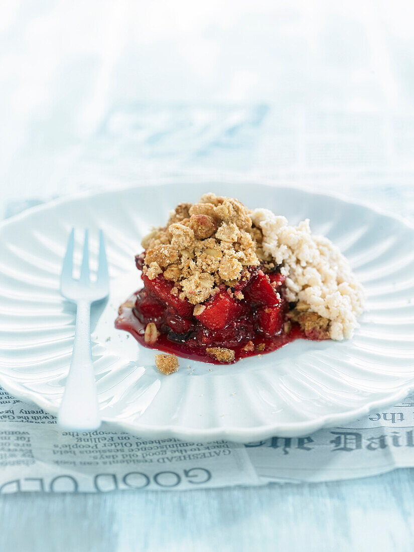 Almond Crumble with Red Fruits