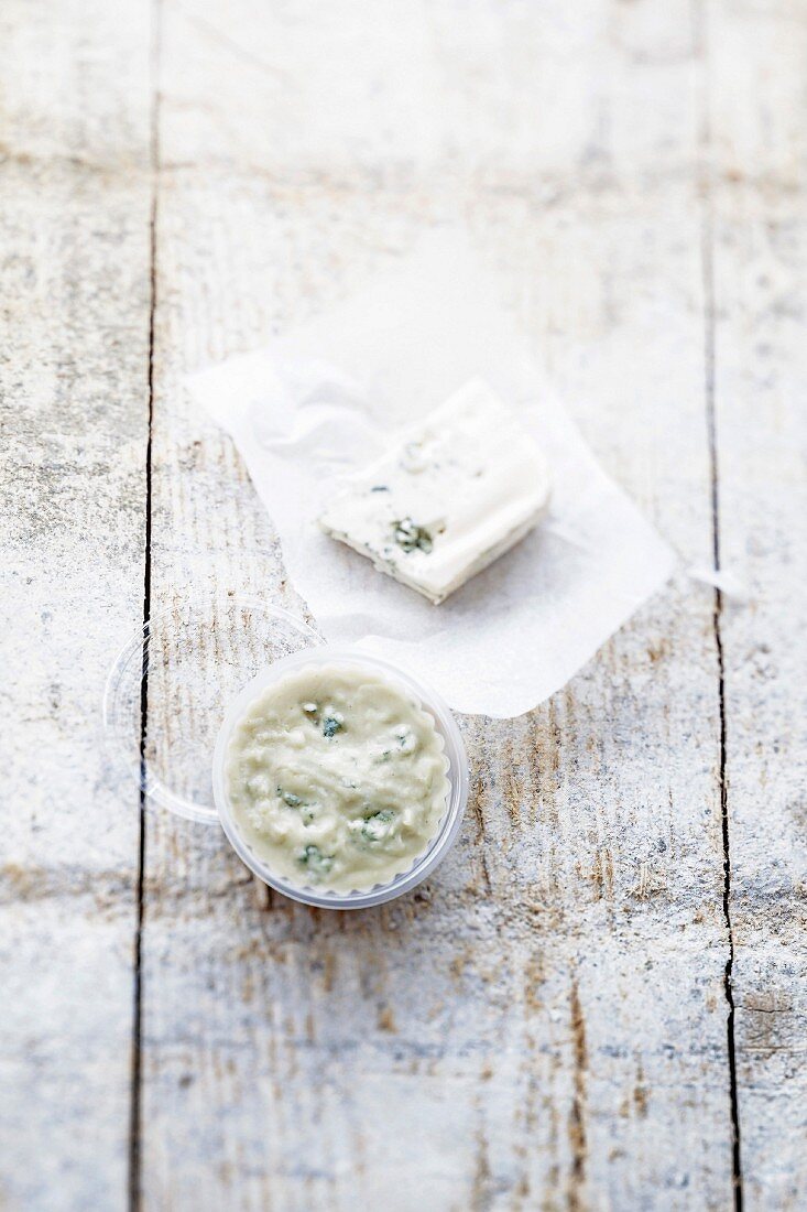 Blue cheese sauce