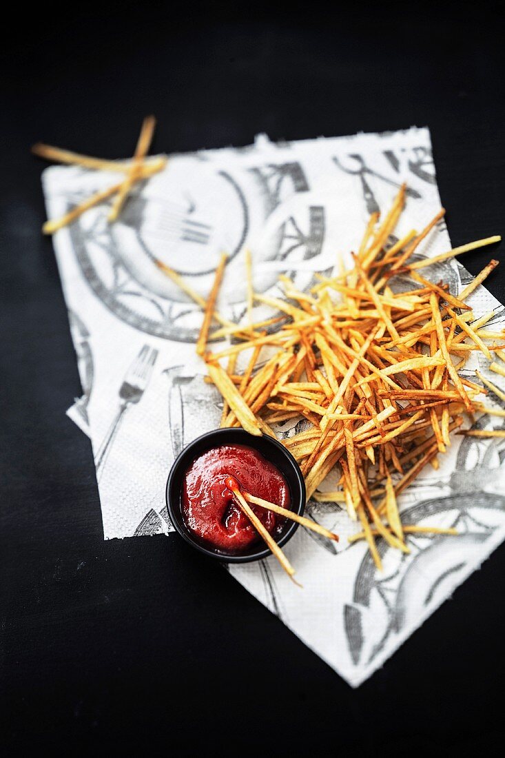 Straw potatoes with ketchup