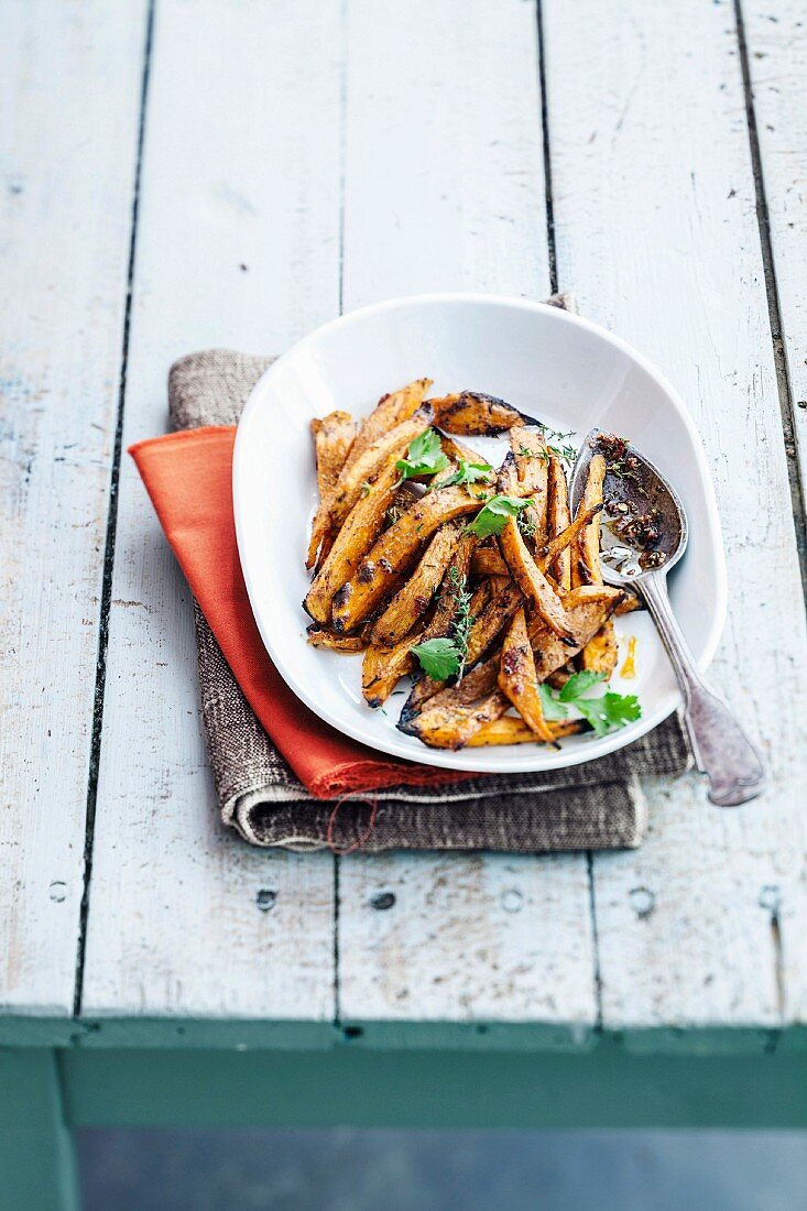 Gebratene Süsskartoffeln mit Harissa