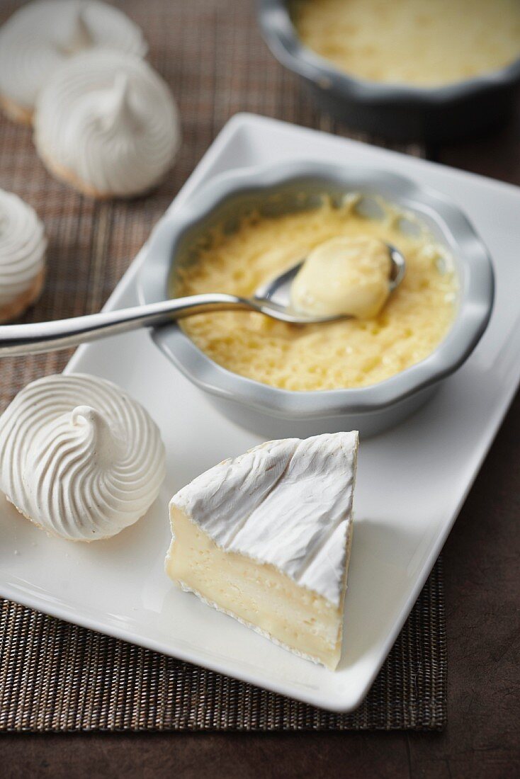 Camembert and pepper meringue,custard cream