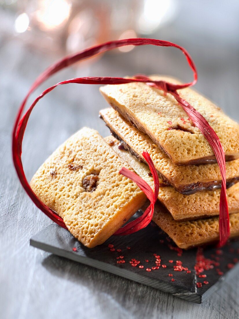 Financiers (Mandelgebäck) mit Carambar-Kaubonbon