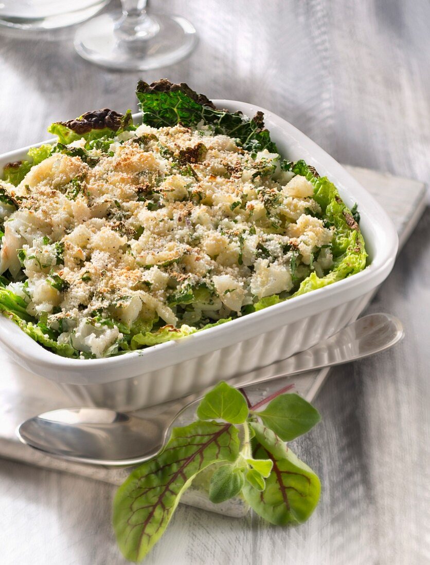Salt-cod and green cabbage gratin