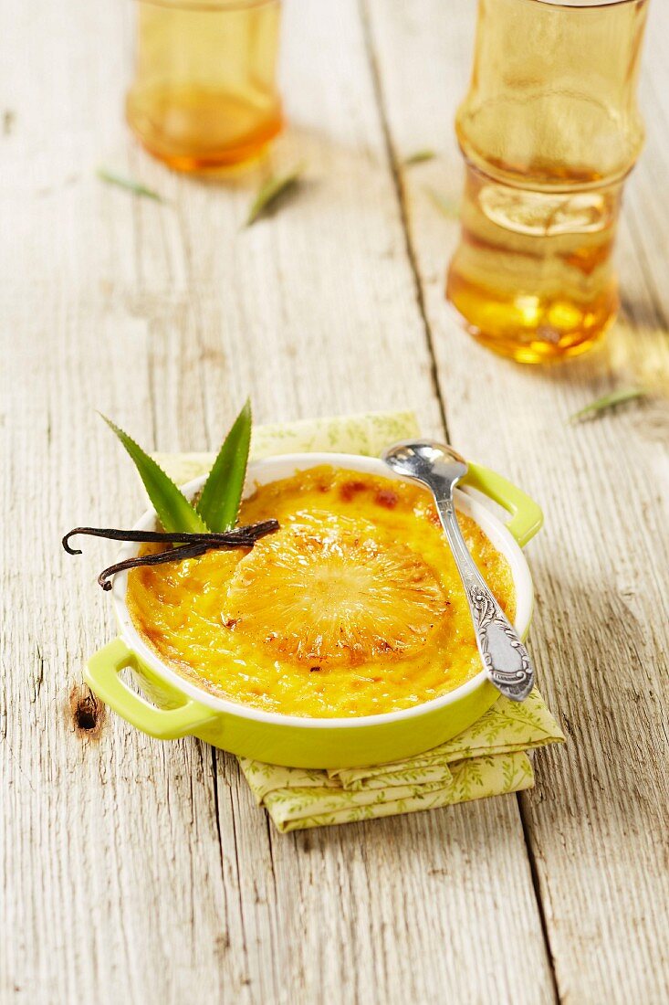 Crème brûlée mit Ananas