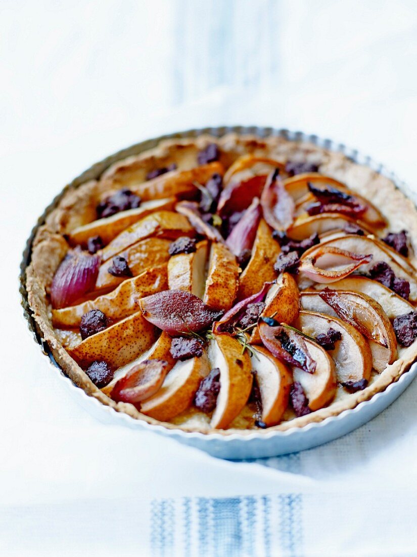 Pear and blood sausage pie