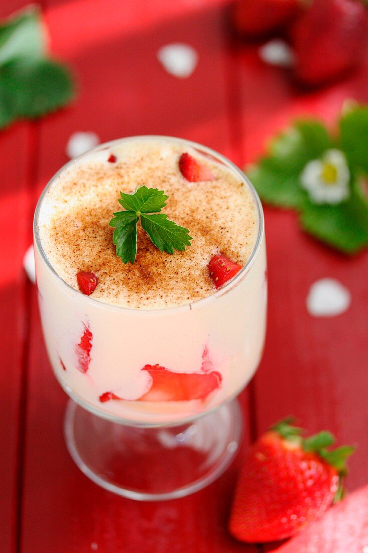 Erdbeer-Tiramisu im Glas