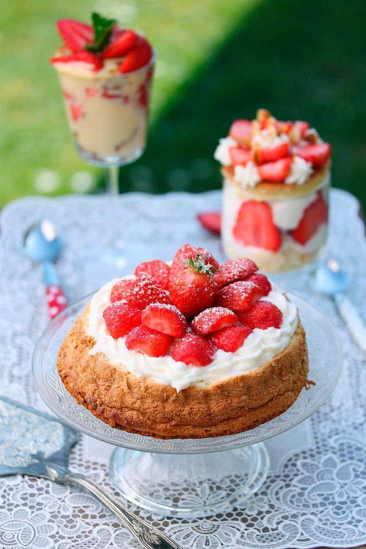 Strawberry cream and sponge cake